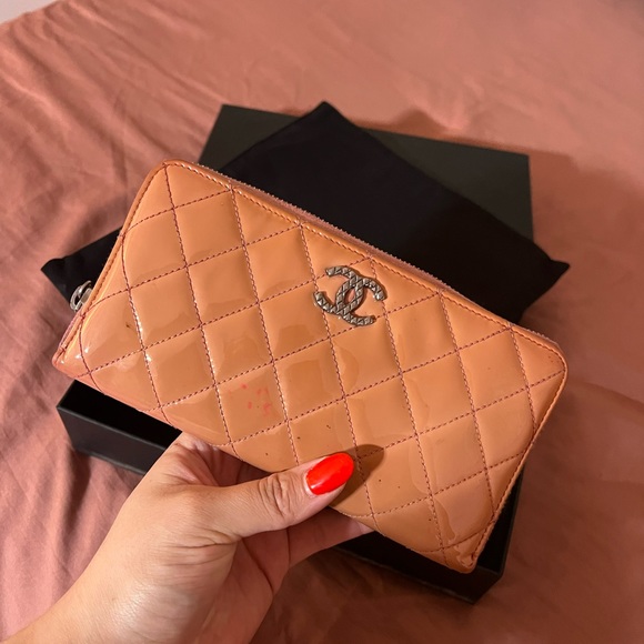 GORGEOUS CHANEL WALLET ♥️ - Picture 13 of 13